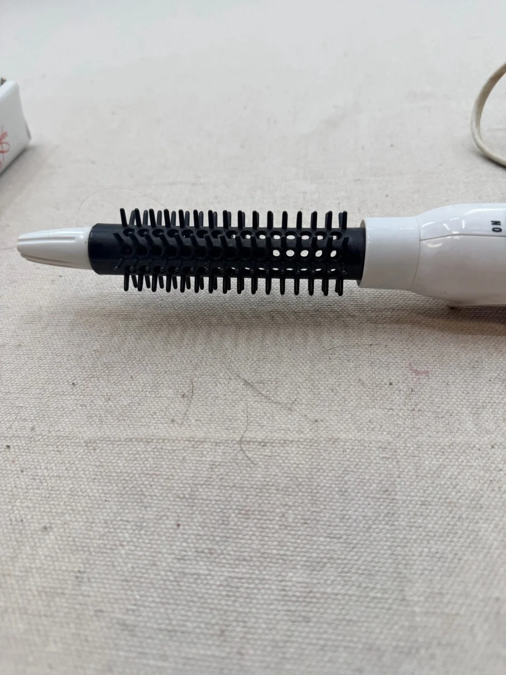 WINDMERE White Hot Air Styler Brush for Women